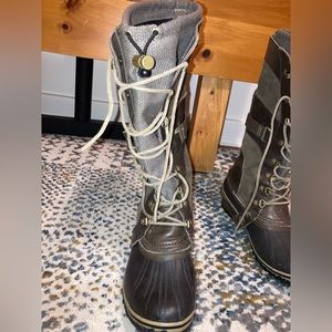 Sorel waterproof leather laced boots